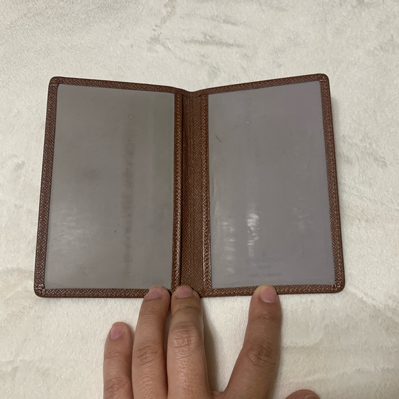 Authentic Louis Vuitton Taiga ID/Card Holder in GUC - Picture 8 of 9